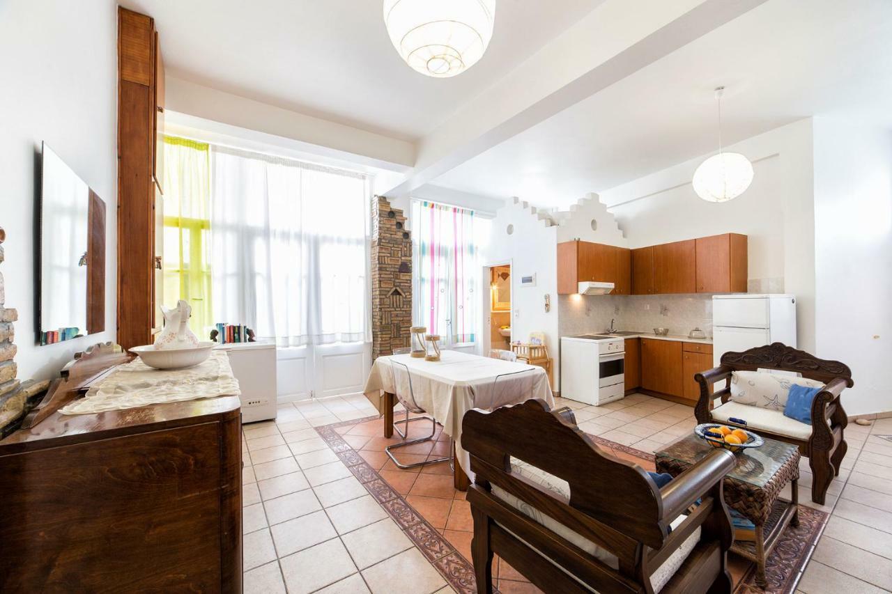 Town House For 6-16 With Ac Villa Párosz Kültér fotó